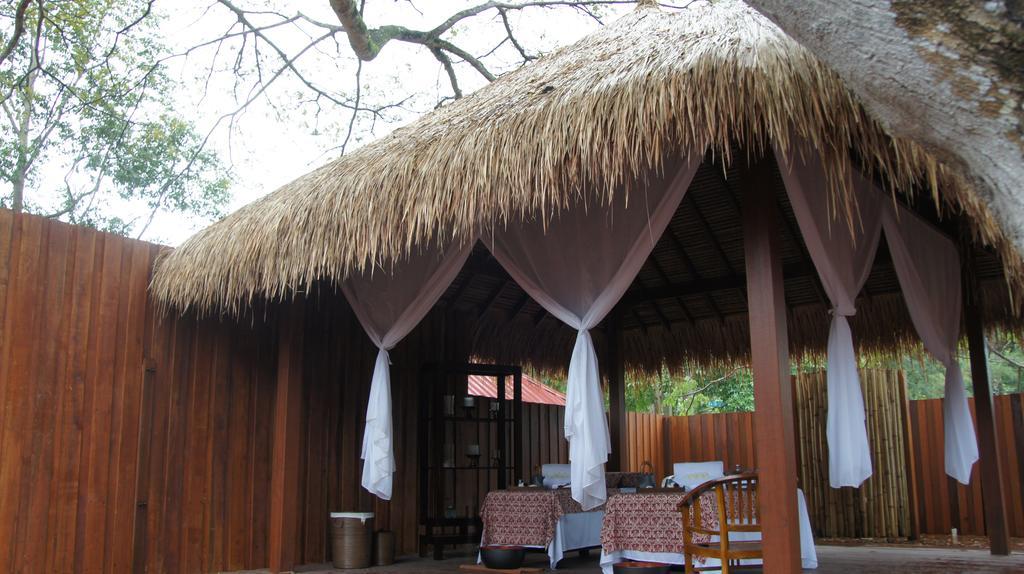 Sand&Sandals Desaru Beach Resort&Spa Exterior foto A hut at the resort