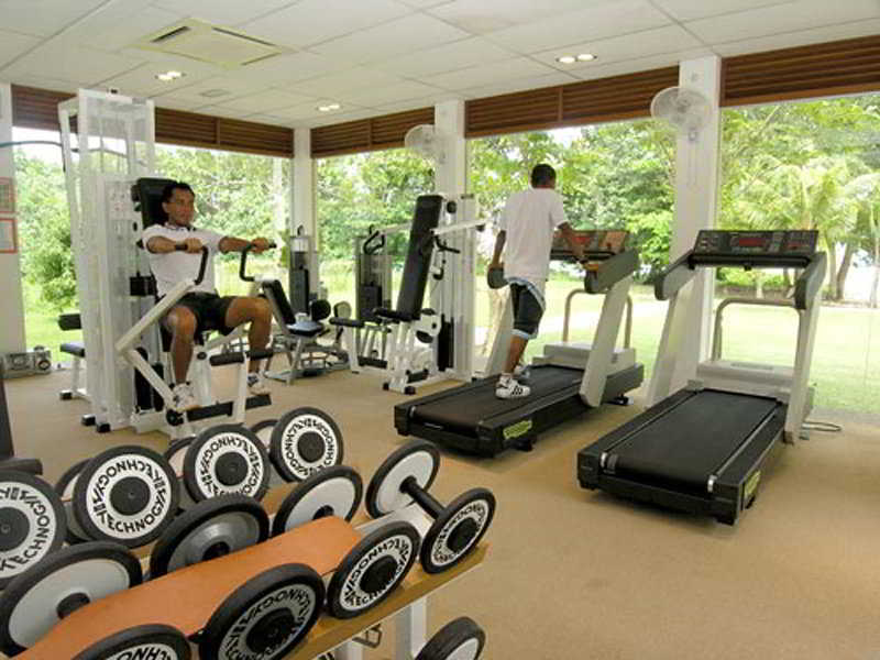 Sand&Sandals Desaru Beach Resort&Spa Exterior foto A gym at a resort