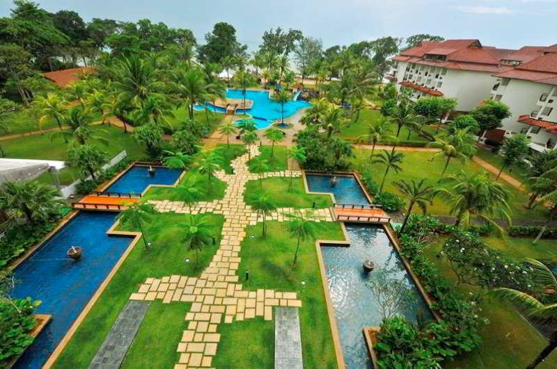 Sand&Sandals Desaru Beach Resort&Spa Exterior foto The hotel's grounds